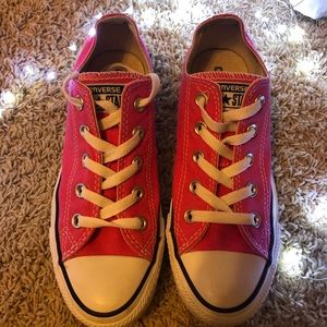 Pink converse, great condition, worn only once!